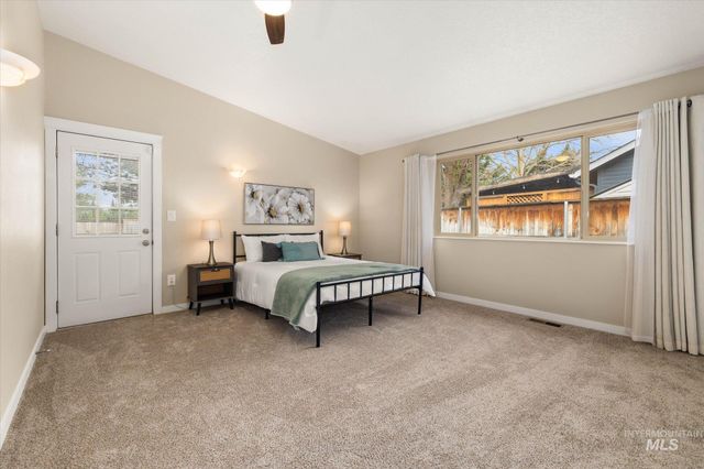 77 S Silverwood Way, Eagle, ID 83616