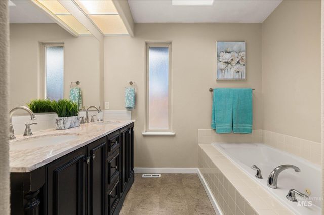 77 S Silverwood Way, Eagle, ID 83616