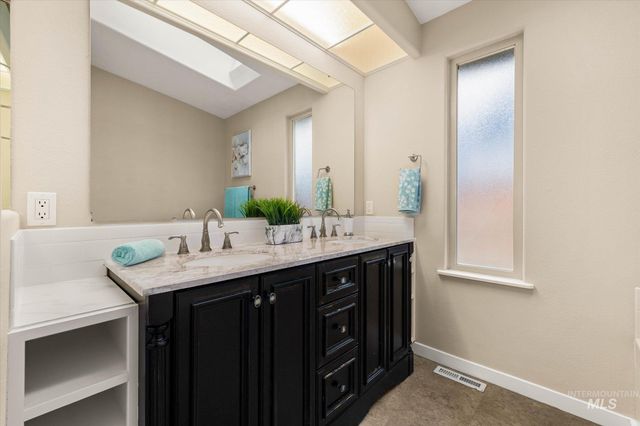 77 S Silverwood Way, Eagle, ID 83616