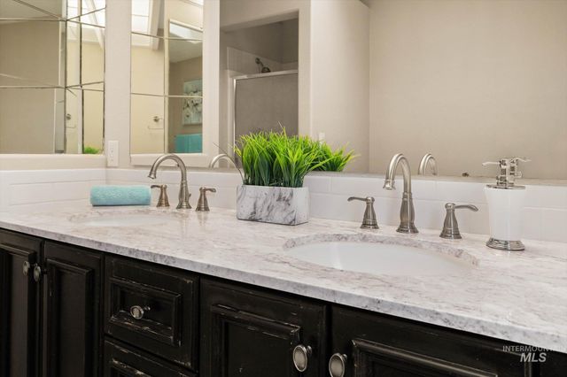 77 S Silverwood Way, Eagle, ID 83616