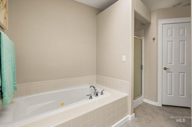 77 S Silverwood Way, Eagle, ID 83616