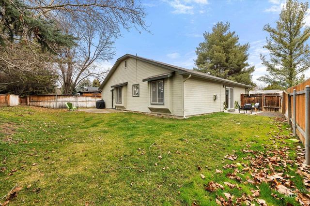 77 S Silverwood Way, Eagle, ID 83616