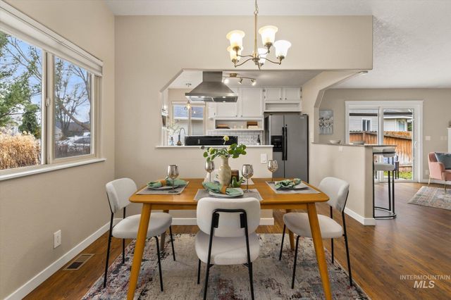 77 S Silverwood Way, Eagle, ID 83616