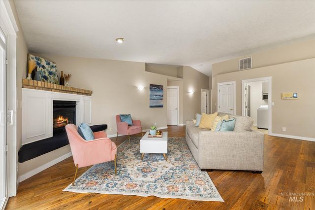 77 S Silverwood Way, Eagle, ID 83616