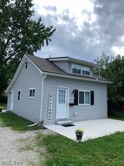 34010 Victor Drive, Eastlake, OH 44095