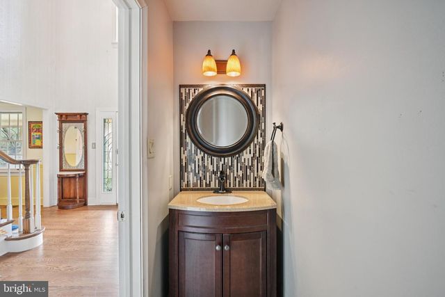 1324 SHADOW CREEK LN, Warrington, PA 18976