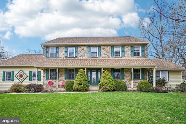 1324 SHADOW CREEK LN, Warrington, PA 18976