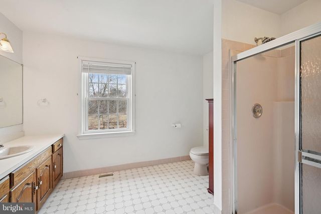 1324 SHADOW CREEK LN, Warrington, PA 18976