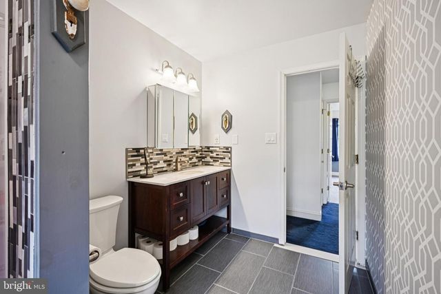 1324 SHADOW CREEK LN, Warrington, PA 18976