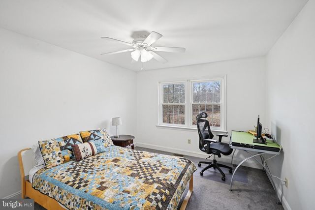 1324 SHADOW CREEK LN, Warrington, PA 18976