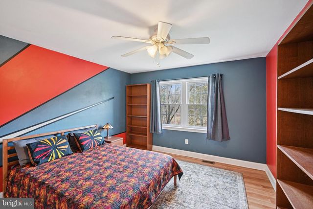 1324 SHADOW CREEK LN, Warrington, PA 18976