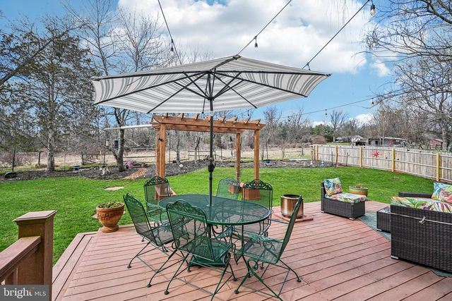 1324 SHADOW CREEK LN, Warrington, PA 18976