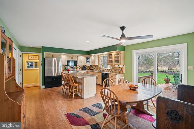 1324 SHADOW CREEK LN, Warrington, PA 18976