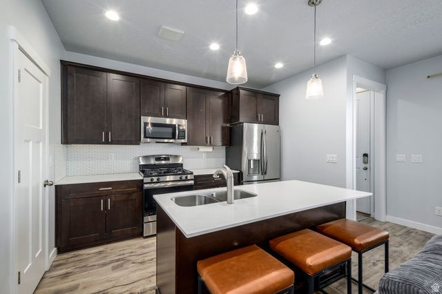 11463 S STREAM PARK DR, South Jordan, UT 84009