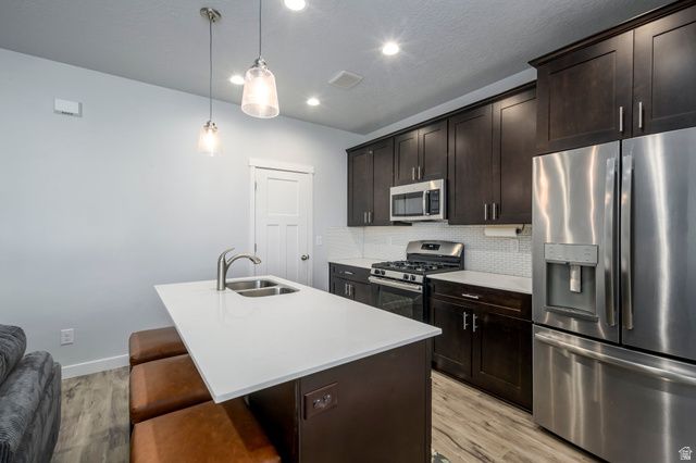 11463 S STREAM PARK DR, South Jordan, UT 84009