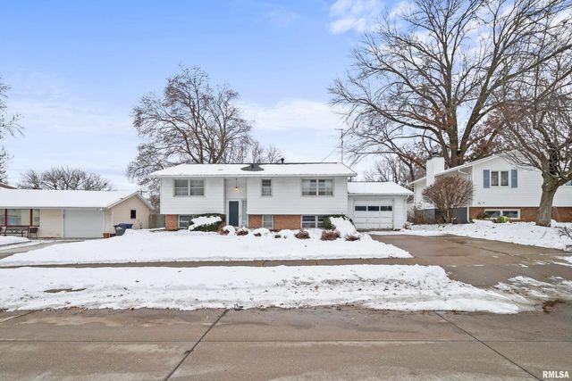 2408 AVALON Drive, Bettendorf, IA 52722
