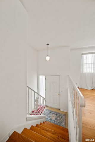 2408 AVALON Drive, Bettendorf, IA 52722