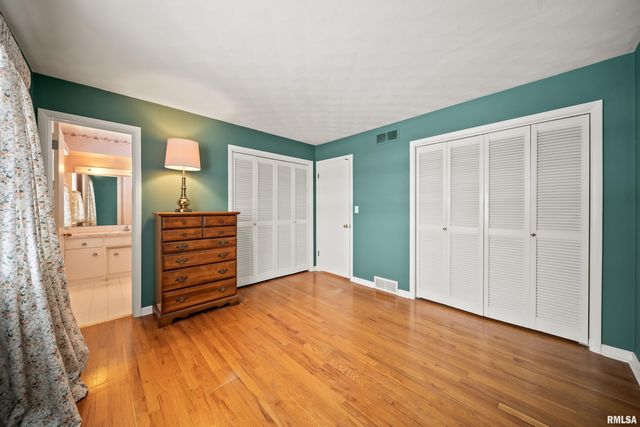 2408 AVALON Drive, Bettendorf, IA 52722