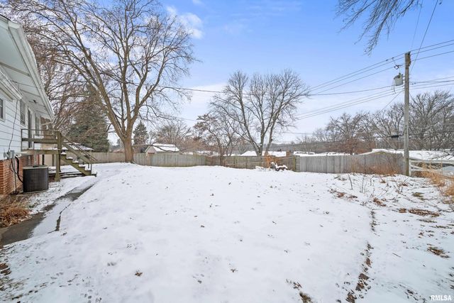 2408 AVALON Drive, Bettendorf, IA 52722