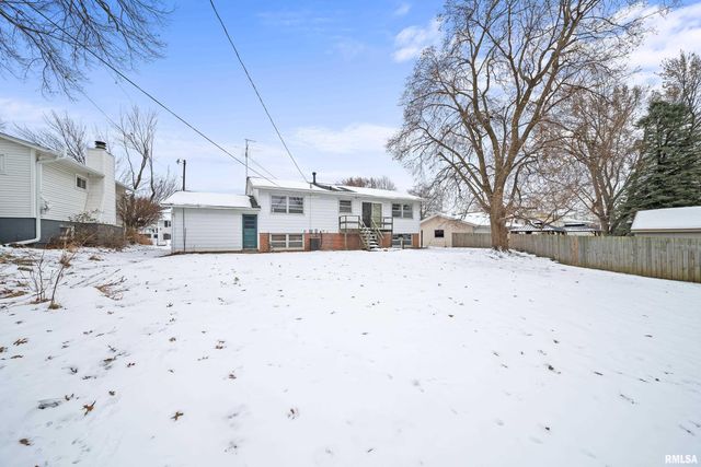 2408 AVALON Drive, Bettendorf, IA 52722