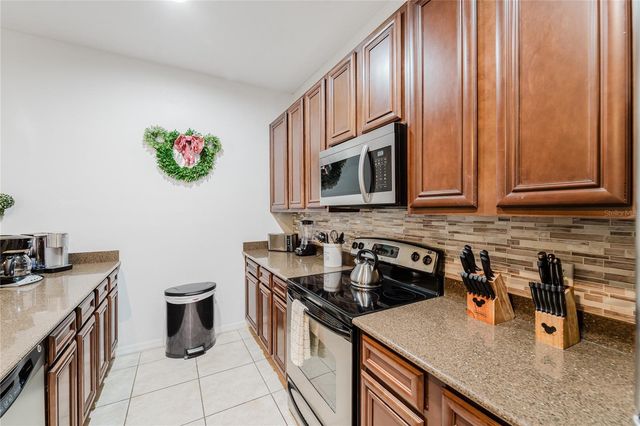 8961 MAJESTY PALM ROAD, Kissimmee, FL 34747