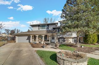 10513 SUN VALLEY Court, Palos Hills, IL 60465