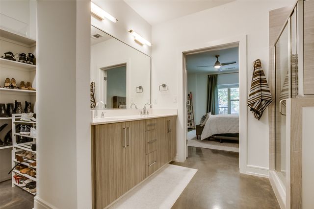 5718 McCommas Boulevard 104, Dallas, TX 75206