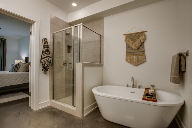 5718 McCommas Boulevard 104, Dallas, TX 75206