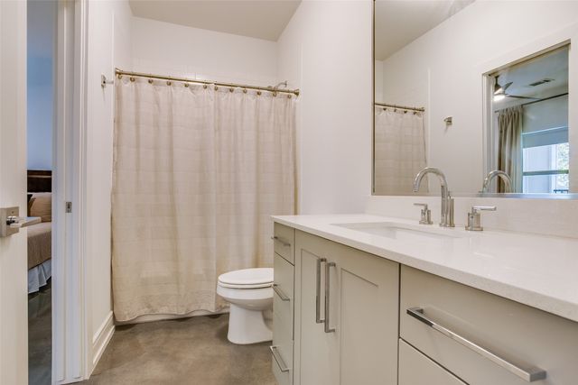 5718 McCommas Boulevard 104, Dallas, TX 75206