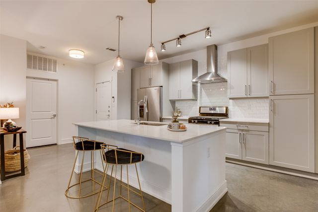 5718 McCommas Boulevard 104, Dallas, TX 75206