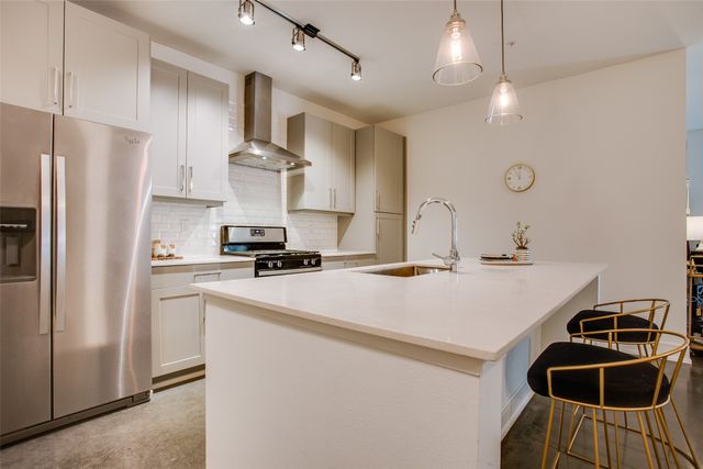 5718 McCommas Boulevard 104, Dallas, TX 75206