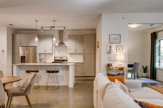 5718 McCommas Boulevard 104, Dallas, TX 75206