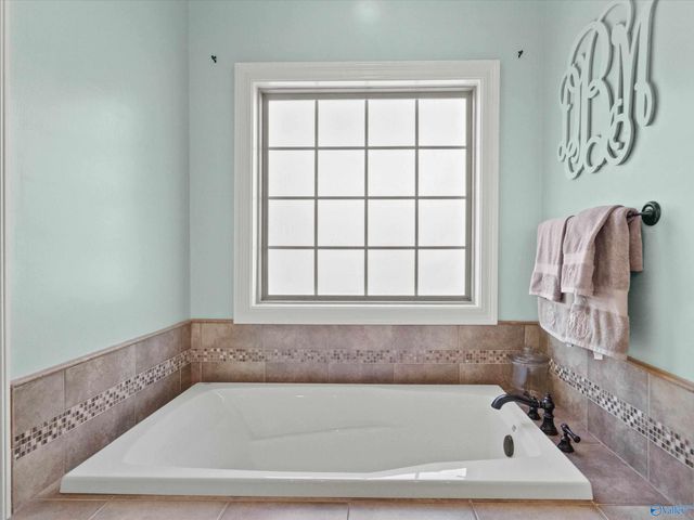 22945 Oakdale Ridge Lane, Athens, AL 35613