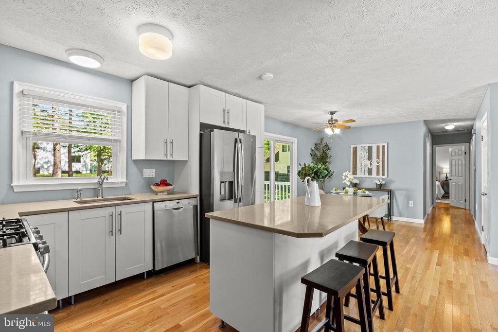 Image 11 of property listing at 25960 HILLS DR, Mechanicsville, MD 20659