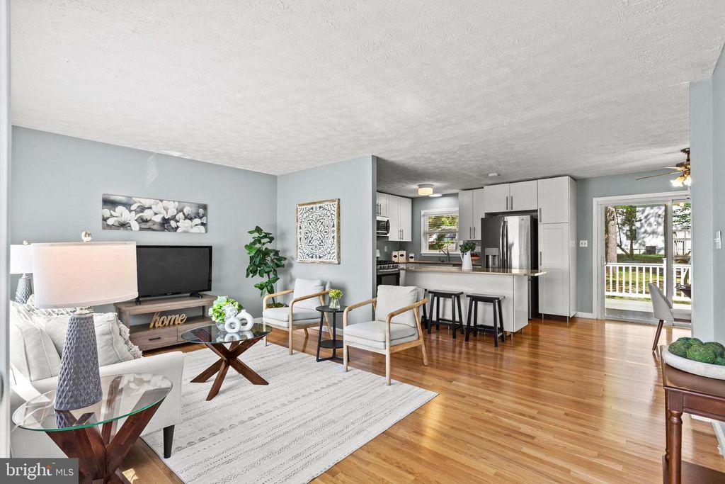 Image 6 of property listing at 25960 HILLS DR, Mechanicsville, MD 20659