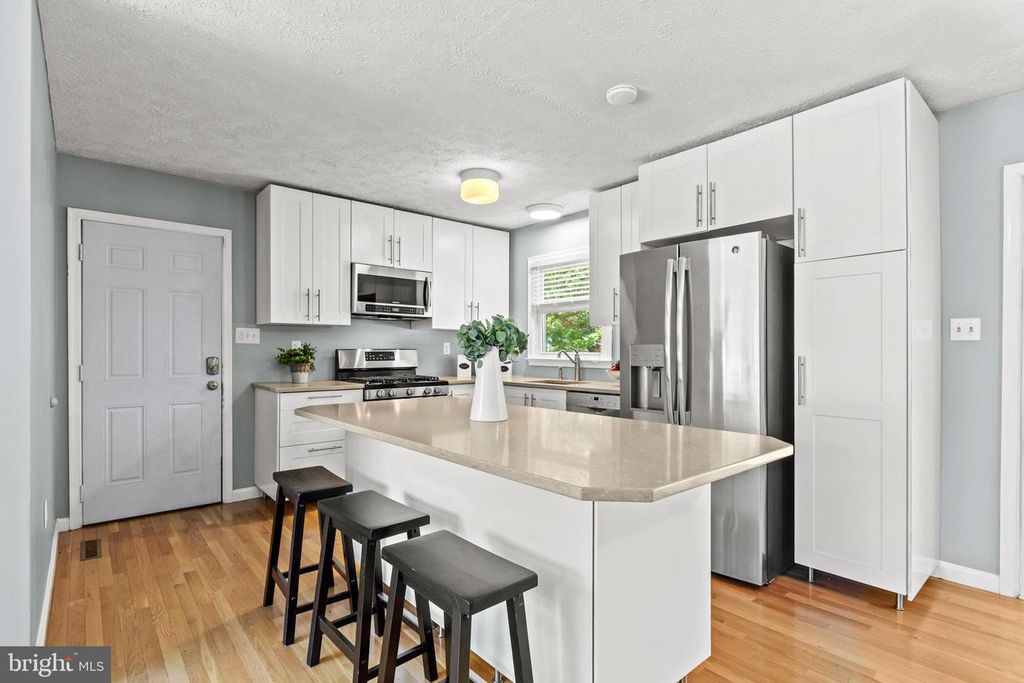 Image 9 of property listing at 25960 HILLS DR, Mechanicsville, MD 20659