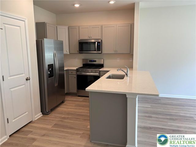 1203 Susan Circle, Upper Macungie Twp, PA 18031