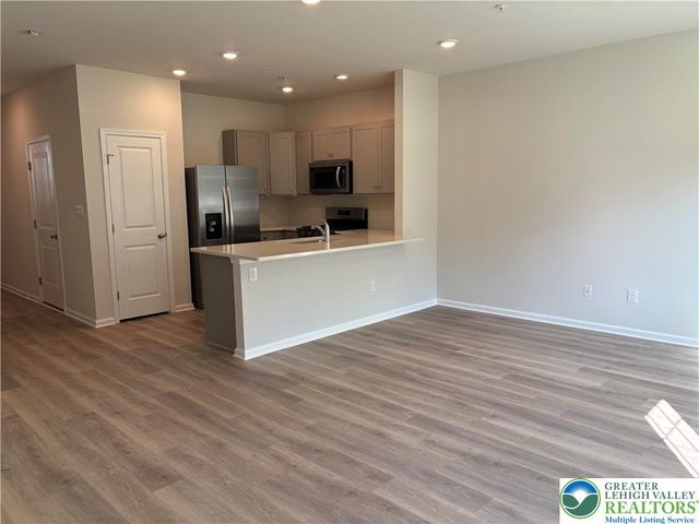 1203 Susan Circle, Upper Macungie Twp, PA 18031