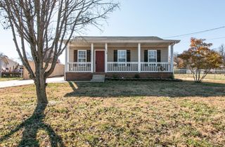 940 Applegrove Cir, Clarksville, TN 37040