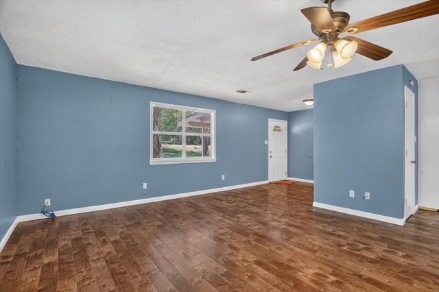 427 Whippoorwill Drive, Granbury, TX 76049
