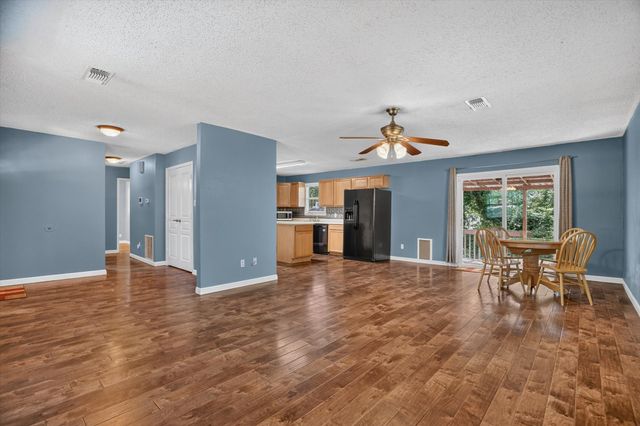 427 Whippoorwill Drive, Granbury, TX 76049