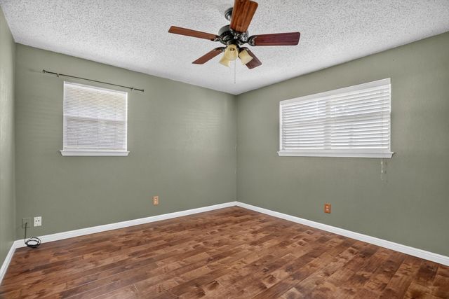 427 Whippoorwill Drive, Granbury, TX 76049