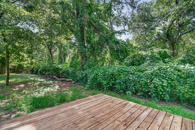 427 Whippoorwill Drive, Granbury, TX 76049