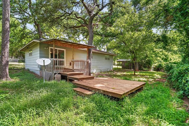 427 Whippoorwill Drive, Granbury, TX 76049