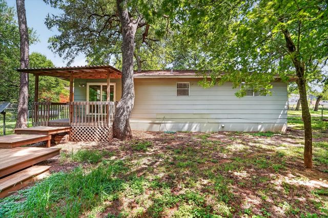 427 Whippoorwill Drive, Granbury, TX 76049