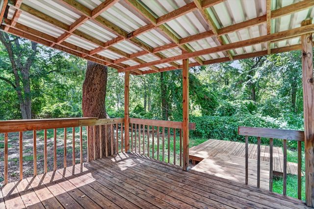 427 Whippoorwill Drive, Granbury, TX 76049