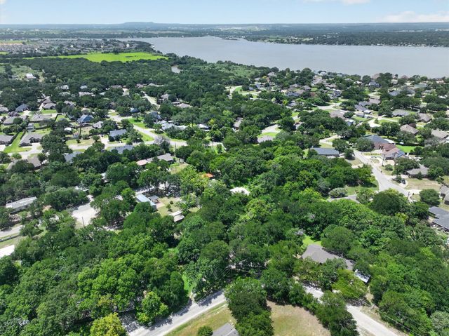 427 Whippoorwill Drive, Granbury, TX 76049