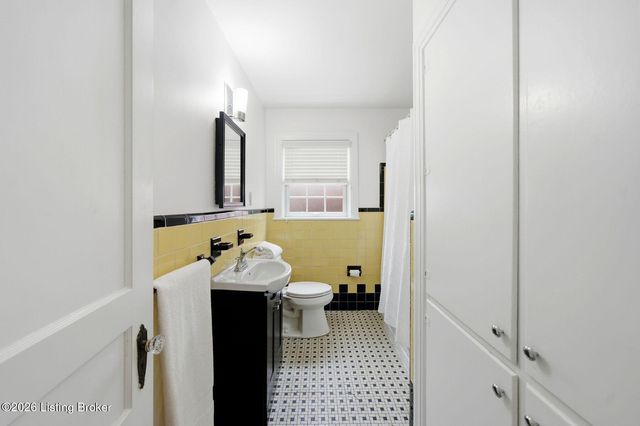 2358 Carlton Terrace, Louisville, KY 40205