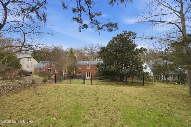 2358 Carlton Terrace, Louisville, KY 40205