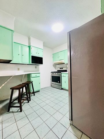 278 Palmer St, New Bedford, MA 02740